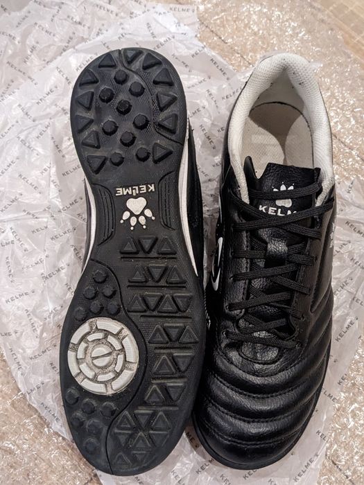 Kelme сороконожки кеди футзалки