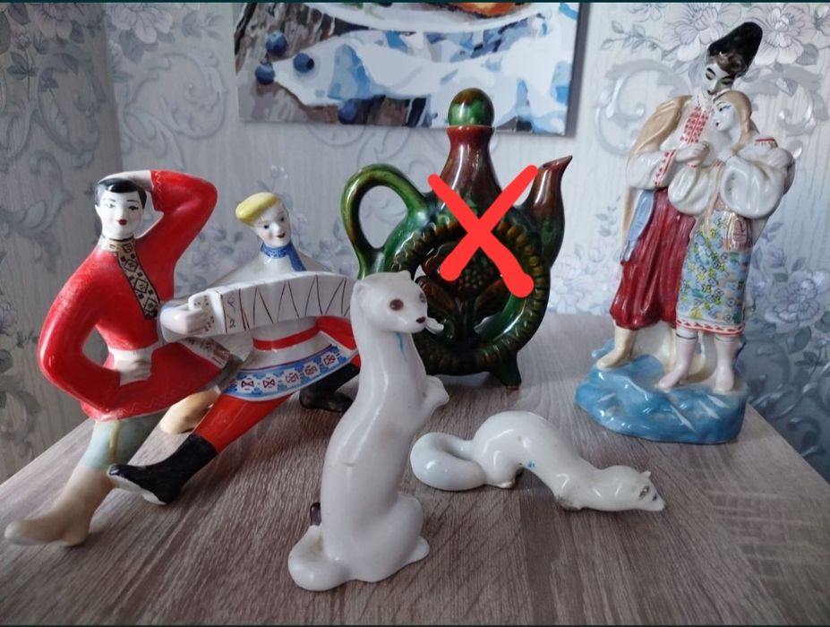 Продам: статуетки, сервізи, посуд, рюмки, бокали, тарілки,вази