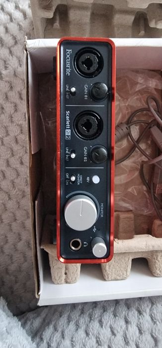 Interfejs audio Focusrite Scarlett 2i2 (1st Gen) – Stan bdb / Komplety z pudełkiem