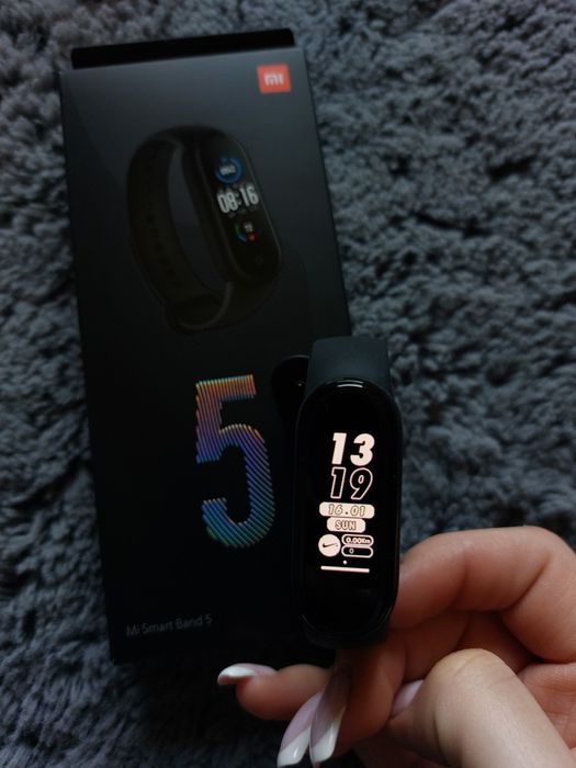 Opaska na rękę smartwatch Xiaomi Mi Smart Band 5 stan idealny