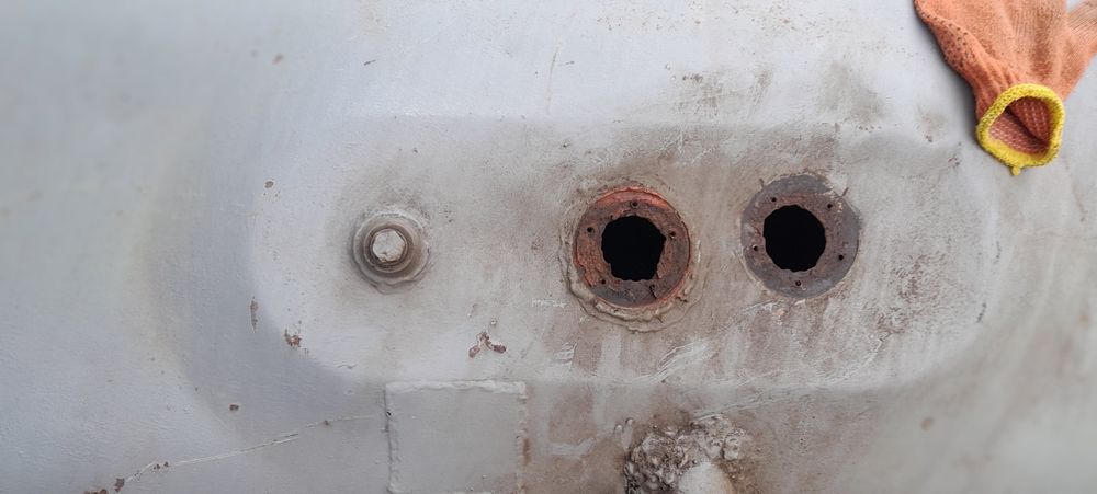 Бензобак большой.