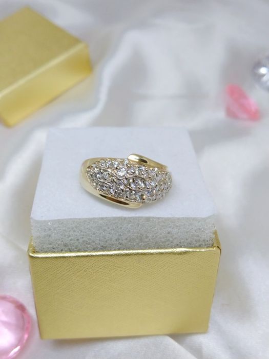 Piękny złoty pierścionek z cyrkoniami, złoto 585, r. 14