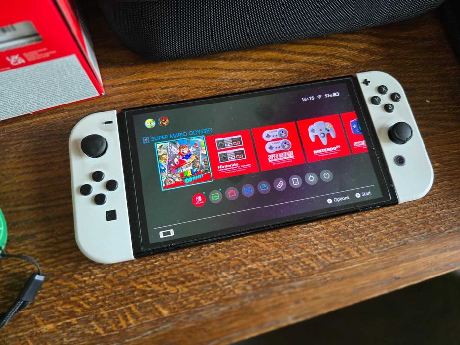 Zestaw konsola Nintendo Switch OLED + gratisy