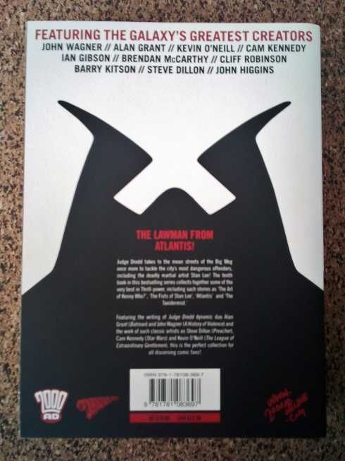 BD - Judge Dredd: The Complete Case Files 10