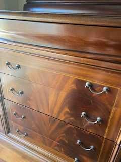 Mobília de quarto Mogno, linhas modernas