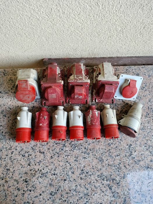 fichas e tomadas industriais trifásicas