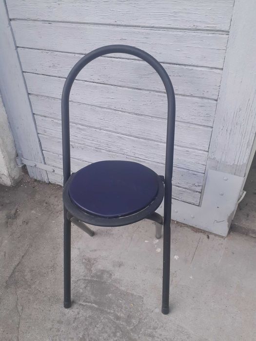 Sprzedam fotele obrotowe od 40 do 80 zł. i krzesła składane, w opisie