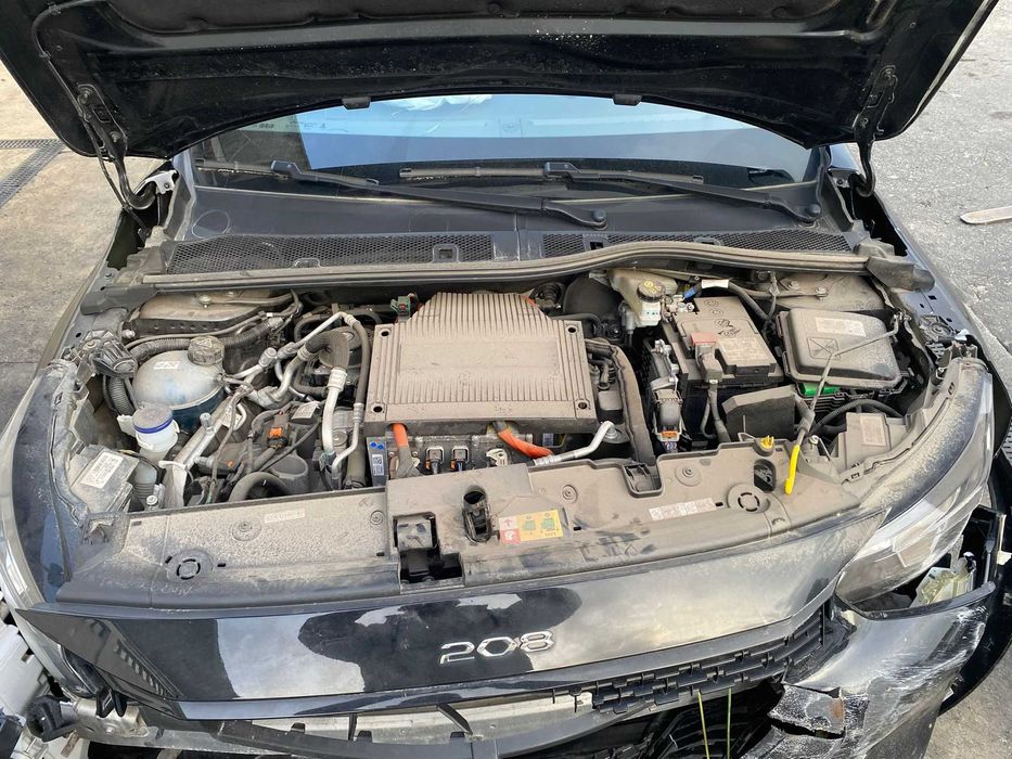 Salvado Peugeot 208 II eletric 136cv | 54.268Km | 2022