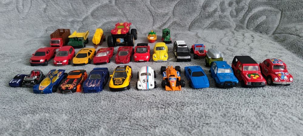 Duży zestaw zabawek aut hotwheels, realtoy, Mattel, Maisto, Welly...