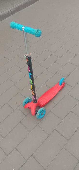 Продам дитячий самокат.