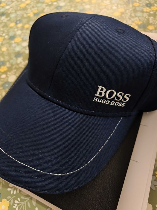 Boné Hugo Boss Azul escuro com pormenores verdes