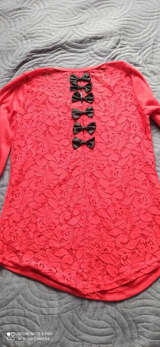 Czerwona dzianinkowa bluzeczka