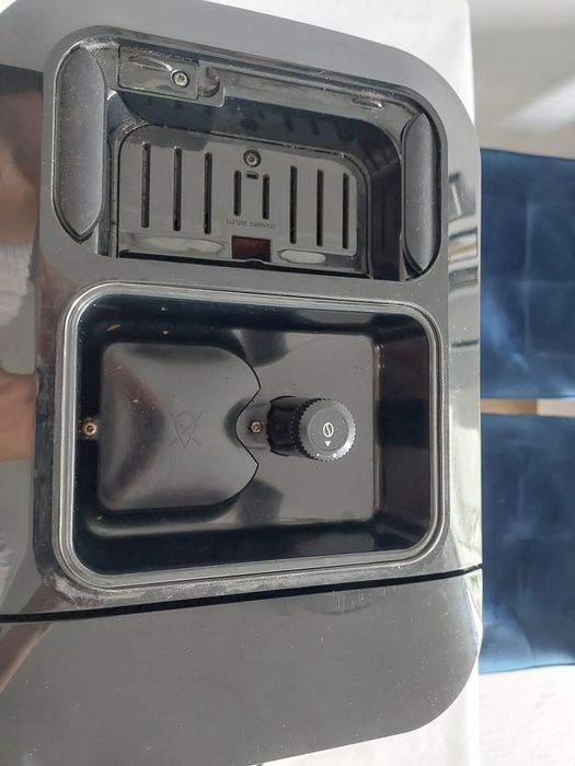 Ekspres ciśnieniowy EA8808 KRUPS - błąd nr 7
Wyświetla bład nr 7