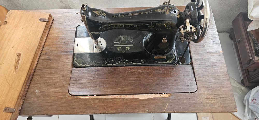 Maquina de costura vintage de 1924