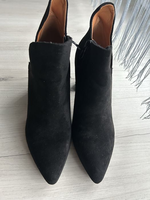 Buty na słupku czarne, roz. 38