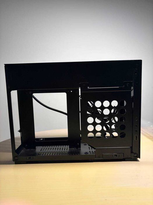 PC case Lian Li A4-H2O