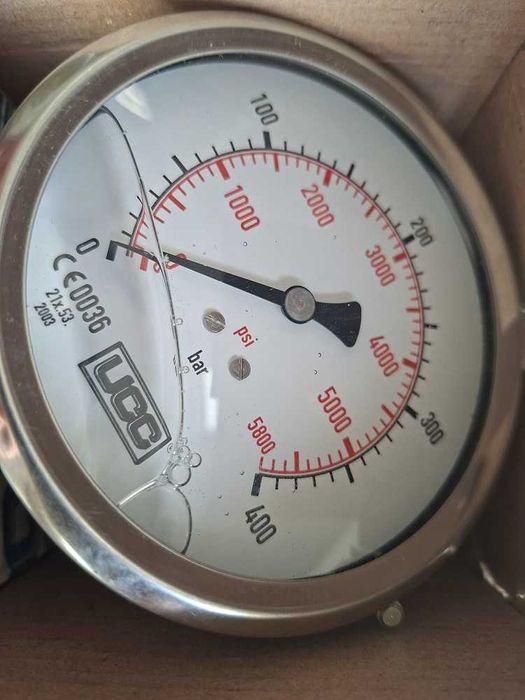 Manometr glicerynowy UCC PARKER 0-400 bar fi100