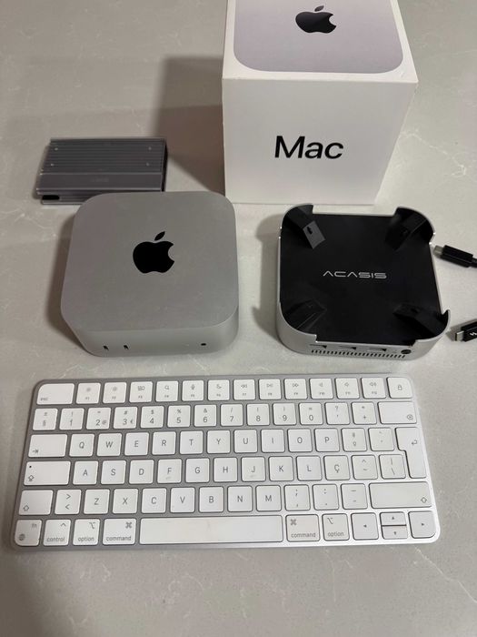 Mac Mini M4 Pro 14-Core CPU, 20-Core GPU | 64GB RAM | 512GB SSD | 10G Ethernet + Dock + Teclado + Enclosure SDD Externo