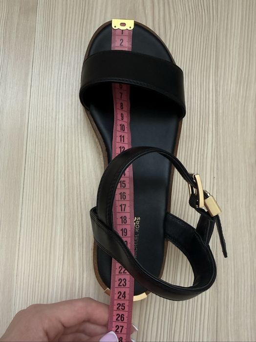Чорні босоніжки Michael Kors