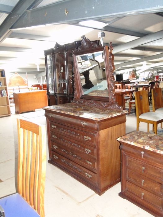 Grande cómoda antiga com espelho e tampo em pedra - óptimo estado T