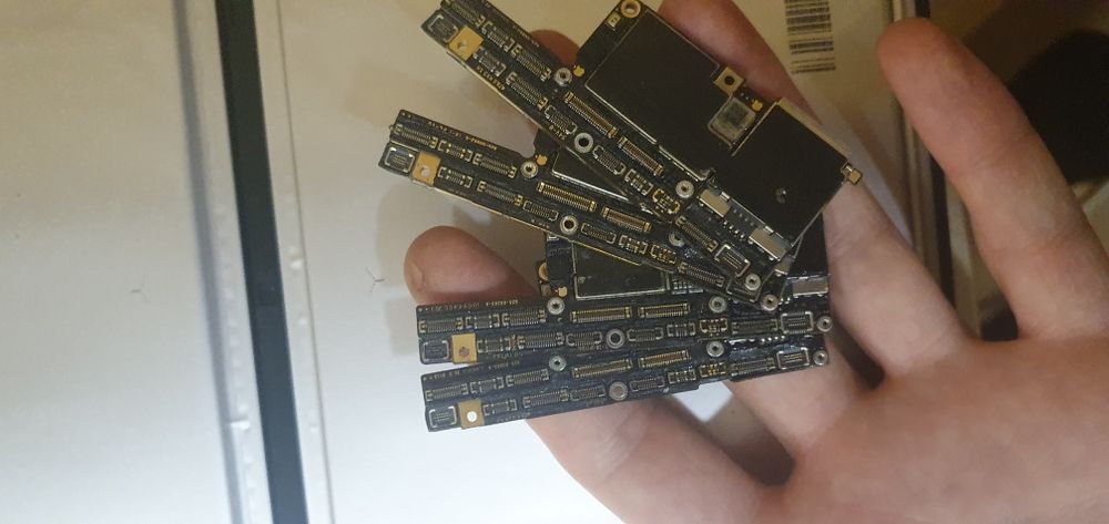 Запчастини Iphone x 64/256gb не запускаються