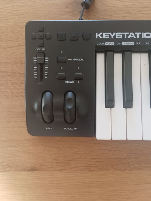 Teclado M-AUDIO keystation 49