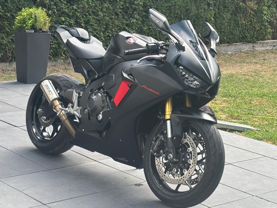 Honda CBR 1000rr sc 77