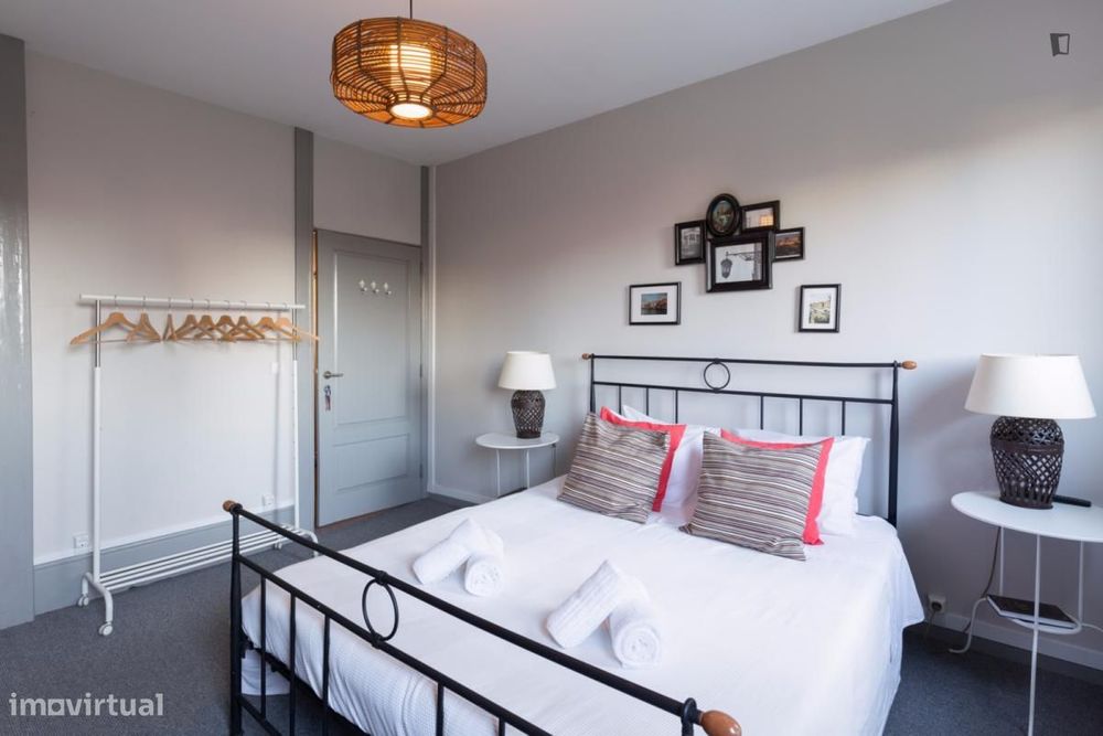 Quarto - localizado em Cedofeita Porto
