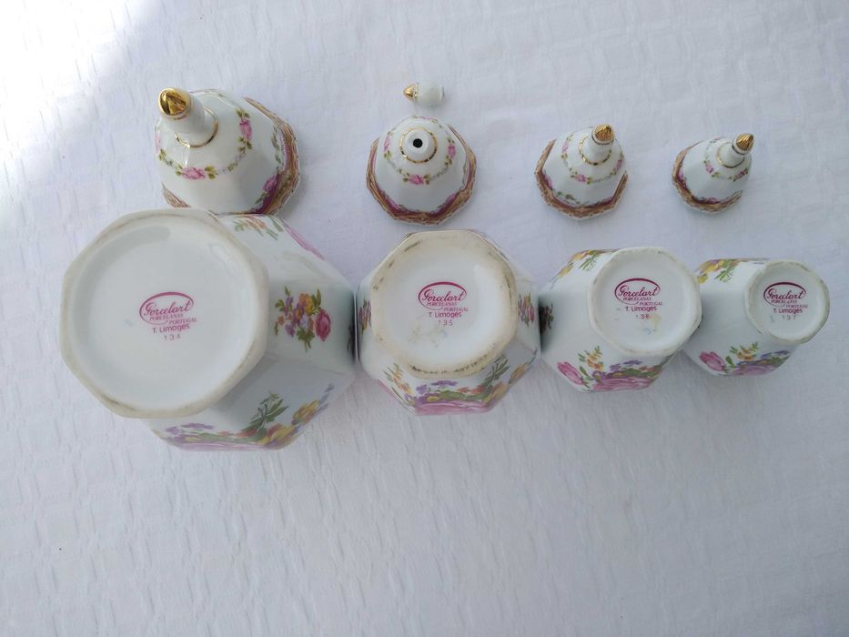Conjunto de três potes em Porcelana