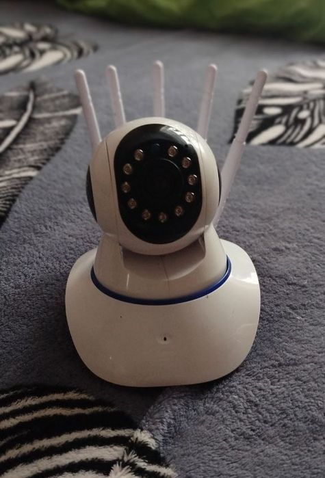 Камера для відеонагляду через Wi-Fi