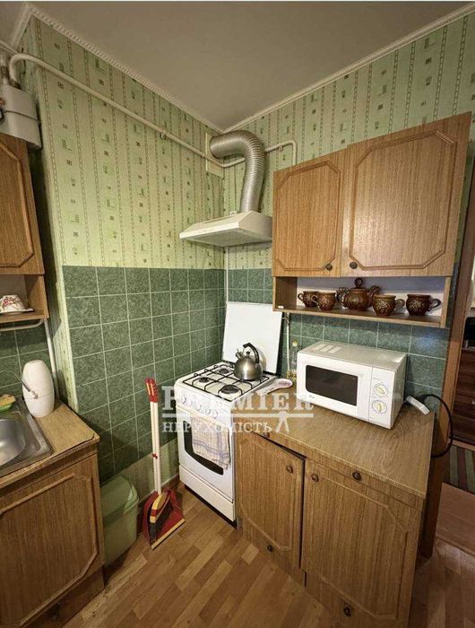 Продам трикмнатну квартиру в Южному