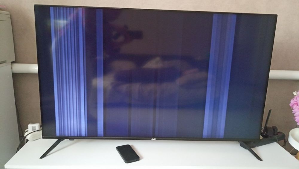 Телевізор JVC 50" (50 дюймів) на запчастини або під ремонт