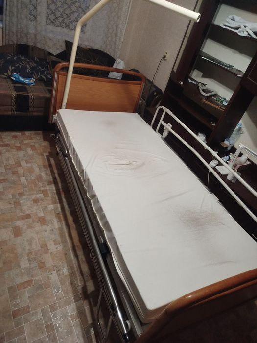 Ліжко для лежачих реабілітаційне
