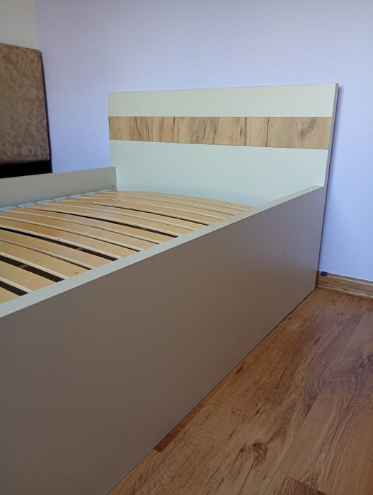 Sprzedam solidne łóżko