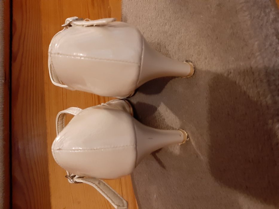 Buty damskie  ecru 37