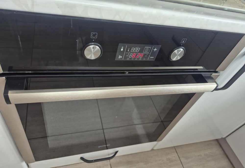 Вбудована духова шафа духовка вмонтована Gorenje