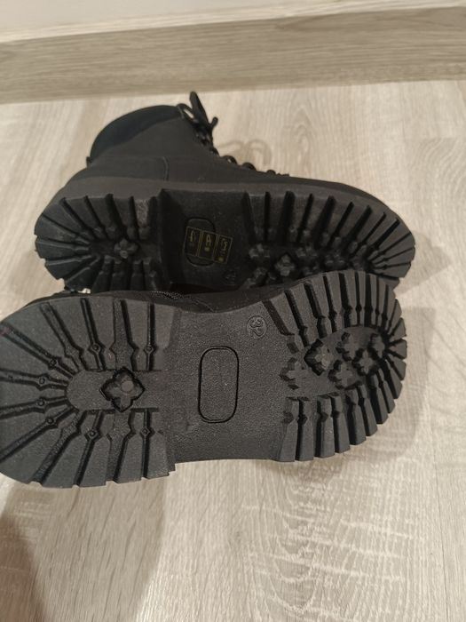 Buty botki trapery sztyblety 32 reserved ocieplane czarne