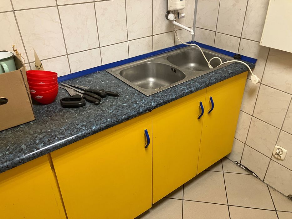 Półki, Szafki wiszące np. do kuchni