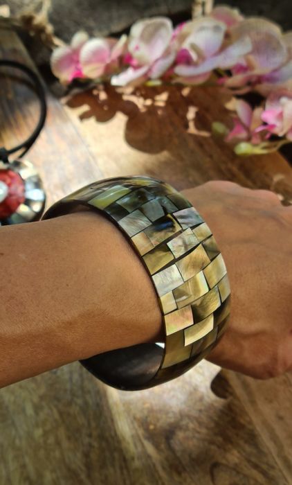 Браслет з перламутром