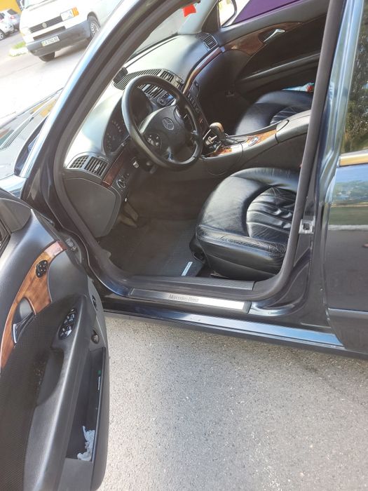 Mercedes E-CLASS W21 1