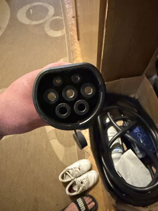 EVEUS  зарядний пристрій