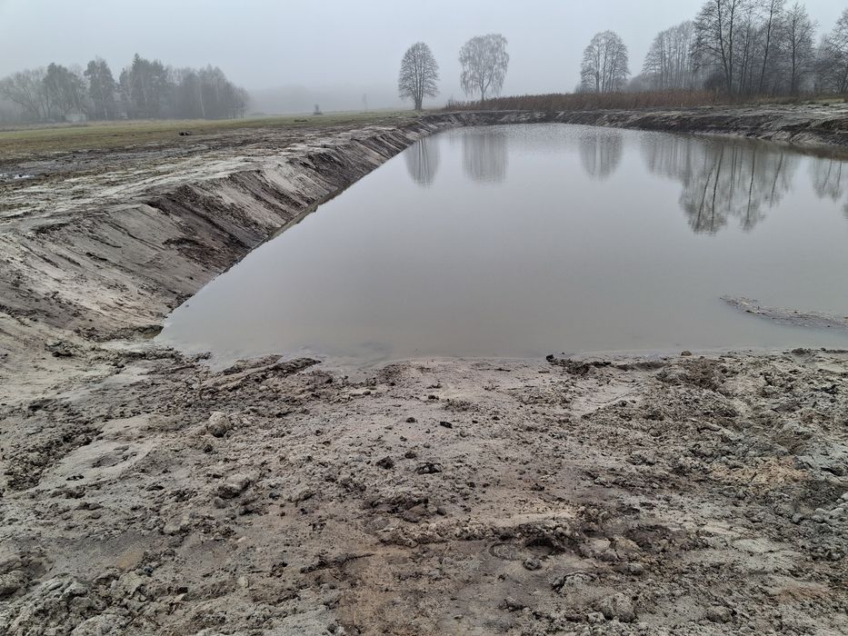 Kopanie, odmulanie stawów, zbiorników retencyjnych, rowów.