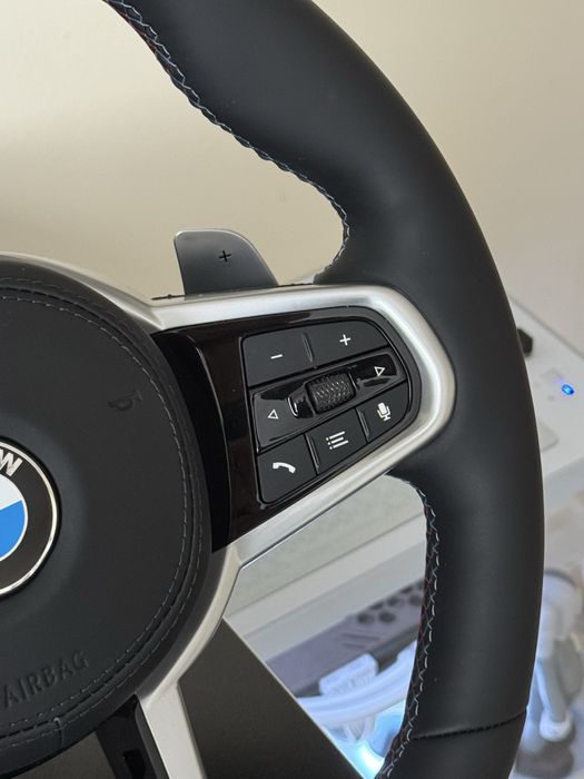 М Кермо Рест з підігрівом та вібро для BMW G20 G21 G30 G05 G22 G01