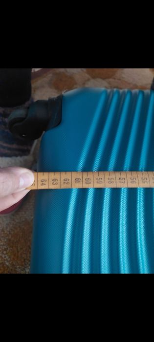 Чемодан великий пластик