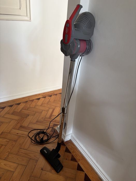 Aspirador vertical com fio Oasis