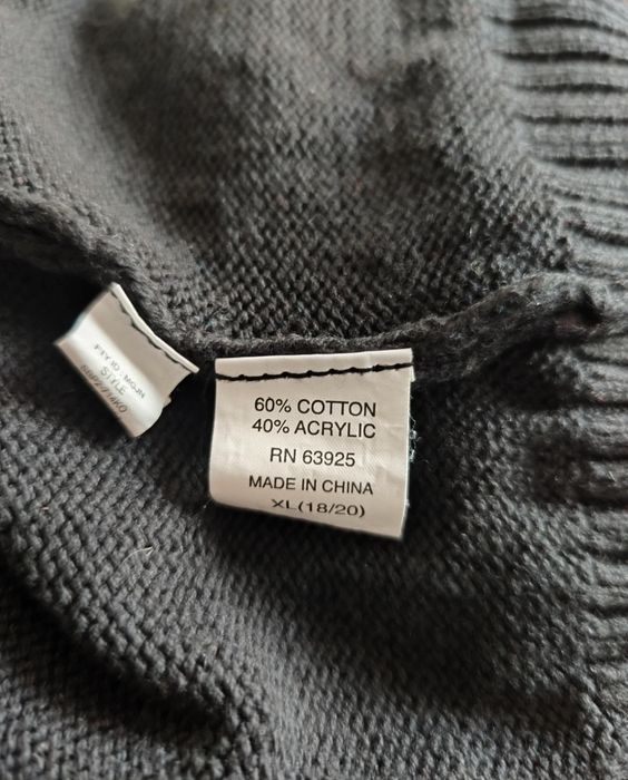 Czarny sweter męski w romby L