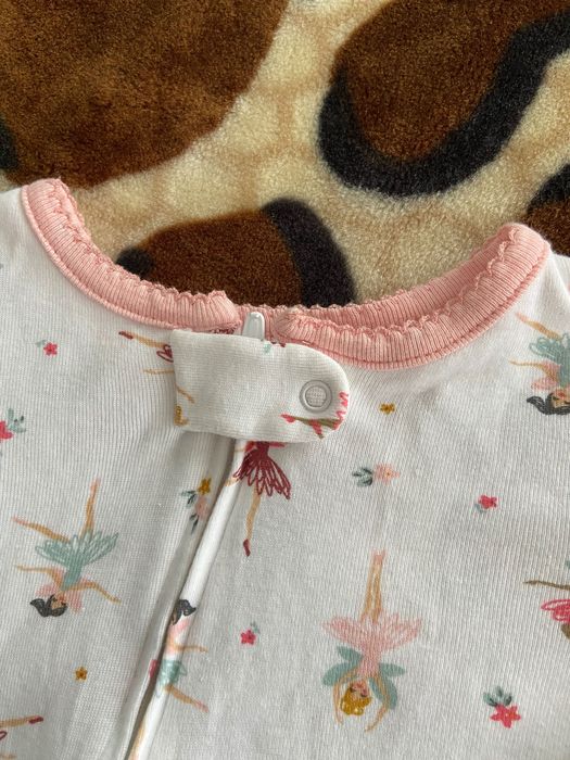 Чоловічок  від carter’s для дівчинки