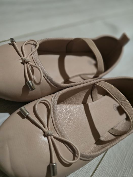 Продам туфельки в гарному стані