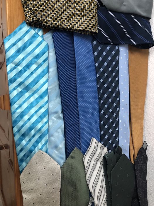 Gravatas usadas de várias marcas