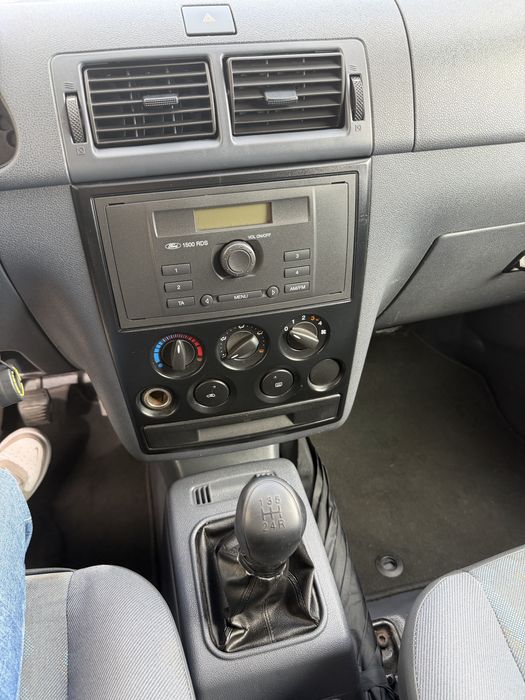 Alugo Carrinha Ford Connect